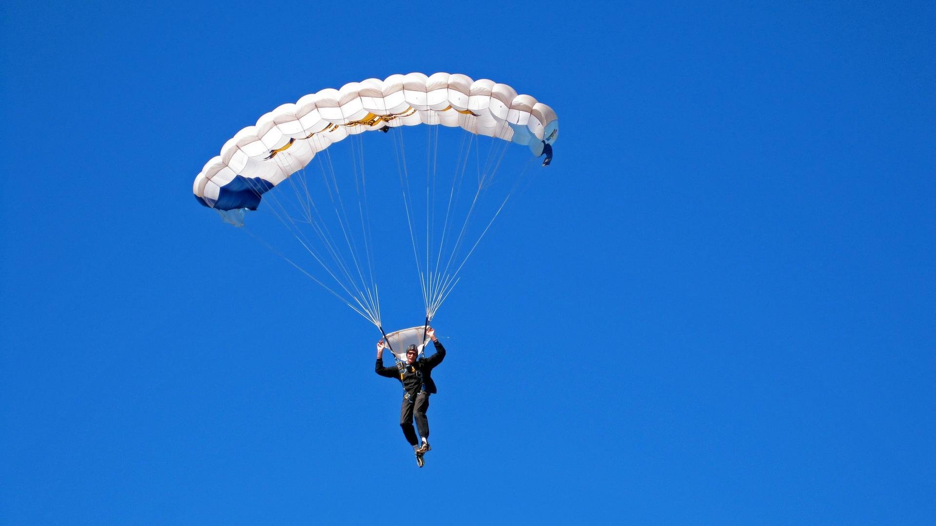 九游网-“战术变化：比赛中的智慧博弈”，比赛战术名词解释