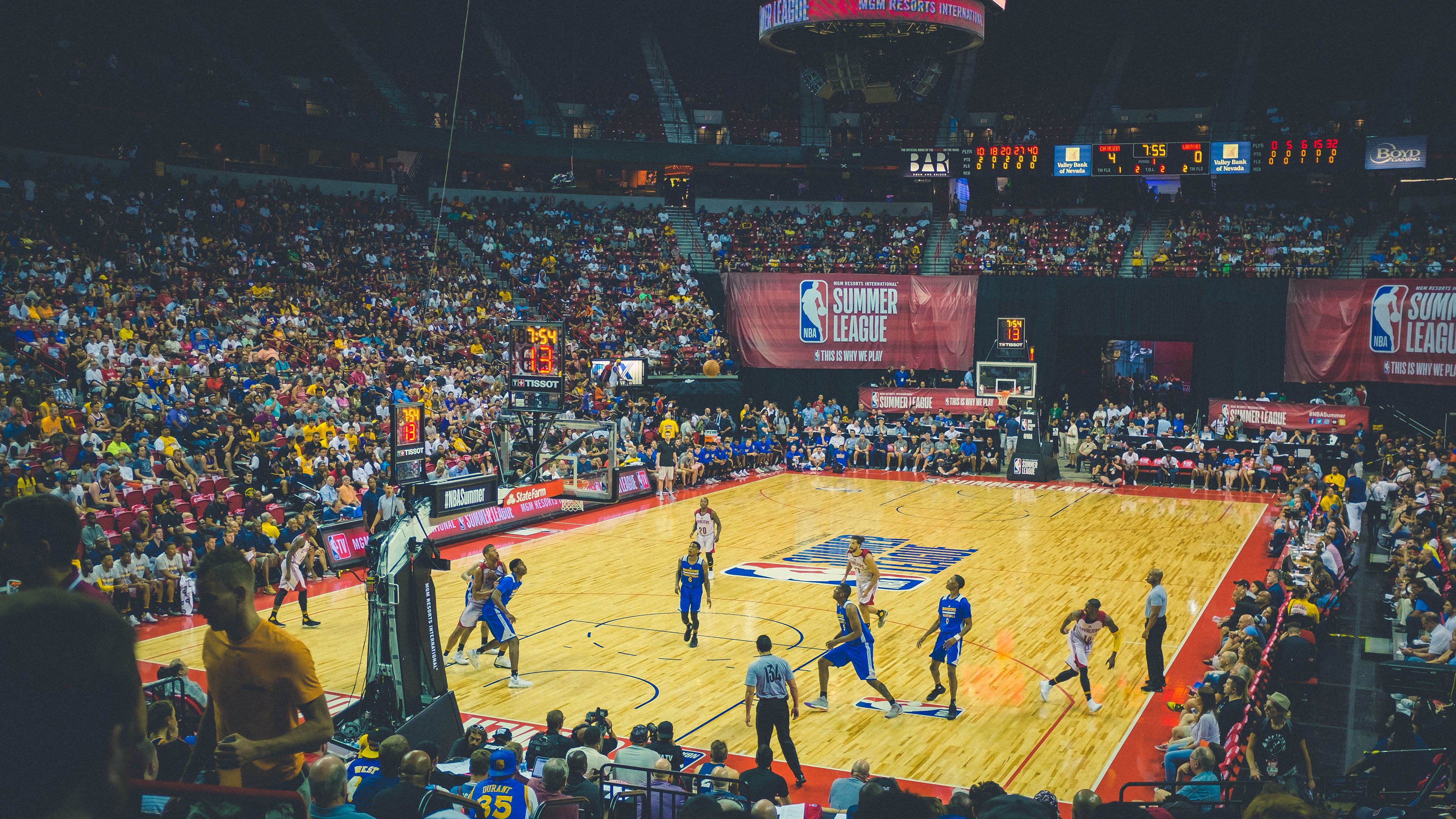 【虚拟现实体验】未来观众可以在家“身临其境”看比赛!,虚拟现实表演